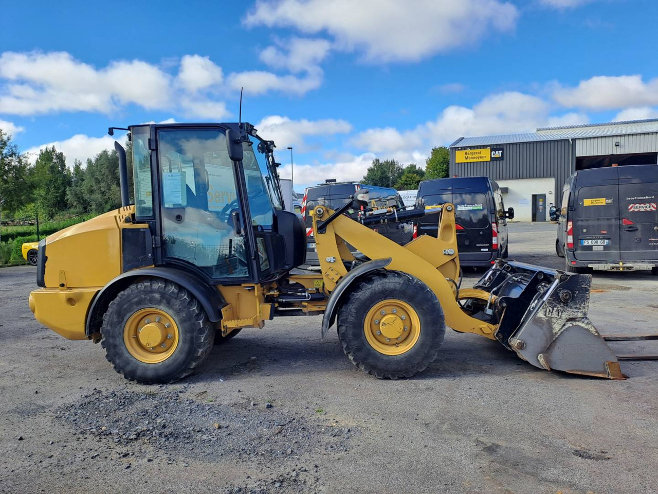 CAT 906M - Wheel loader: picture 1 CAT 906M - Wheel loader: picture 1