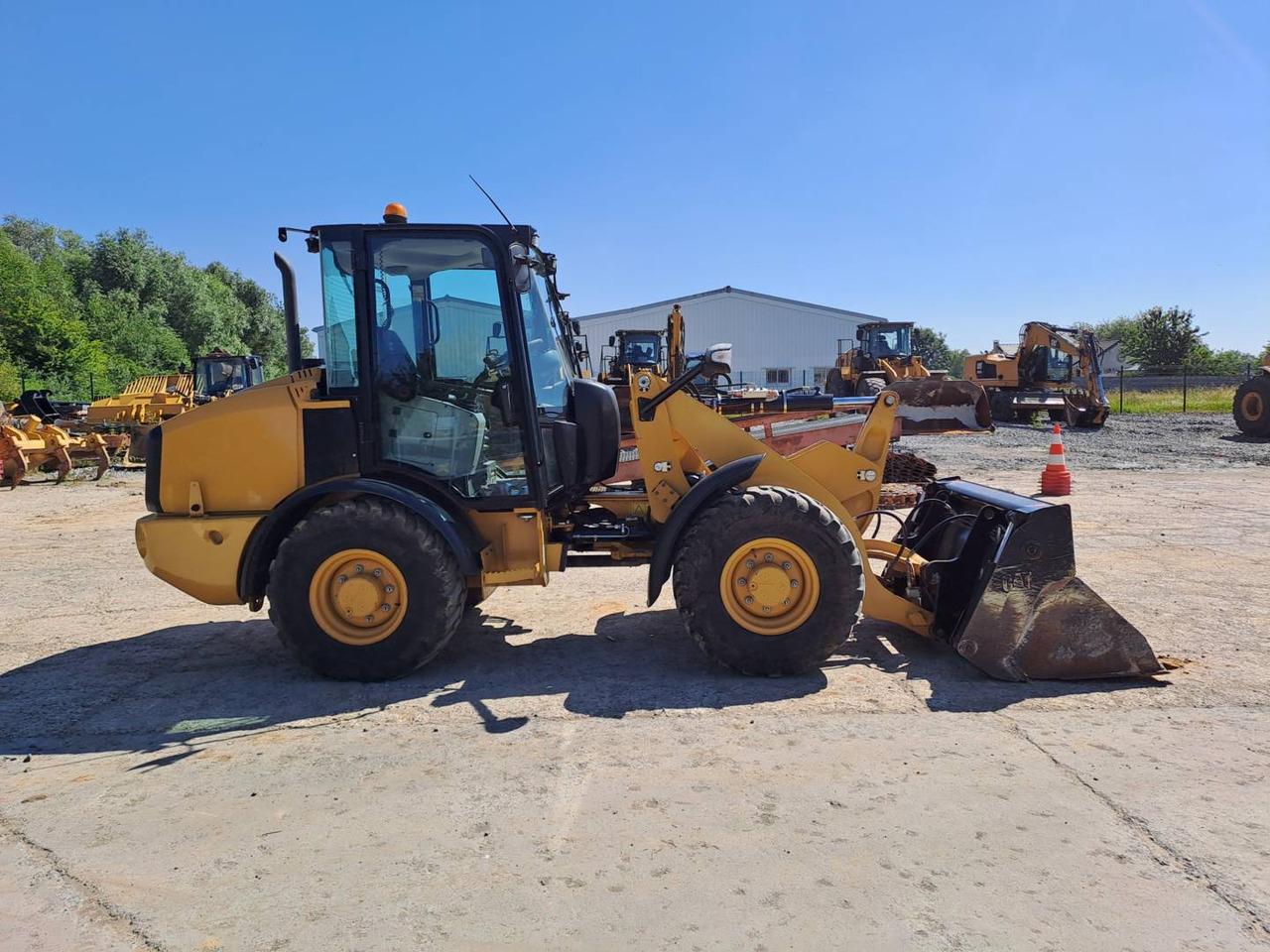 CAT 906M - Wheel loader: picture 5 CAT 906M - Wheel loader: picture 5