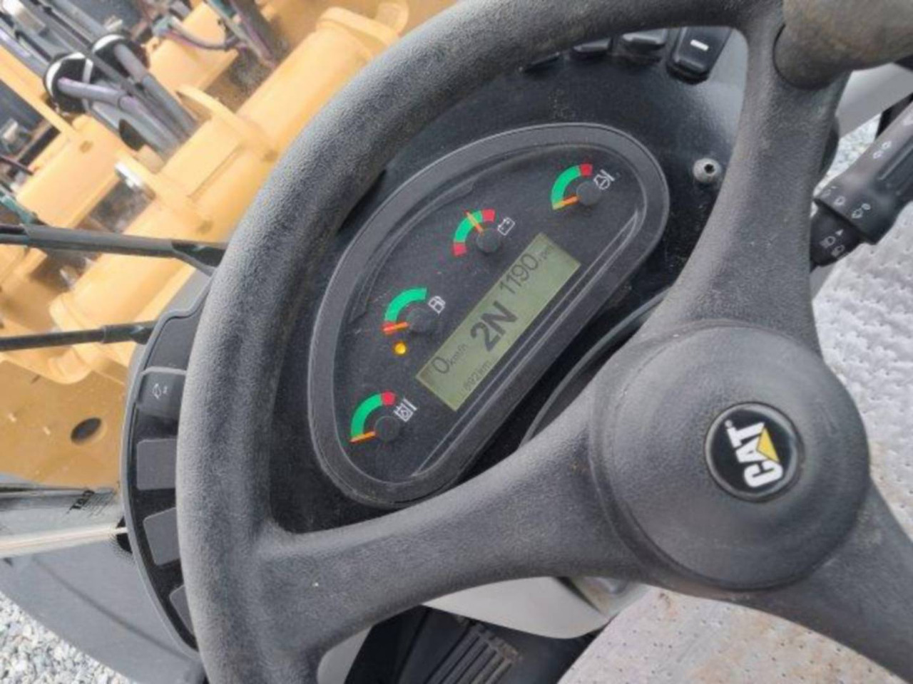 CAT 906M - Wheel loader: picture 5 CAT 906M - Wheel loader: picture 5