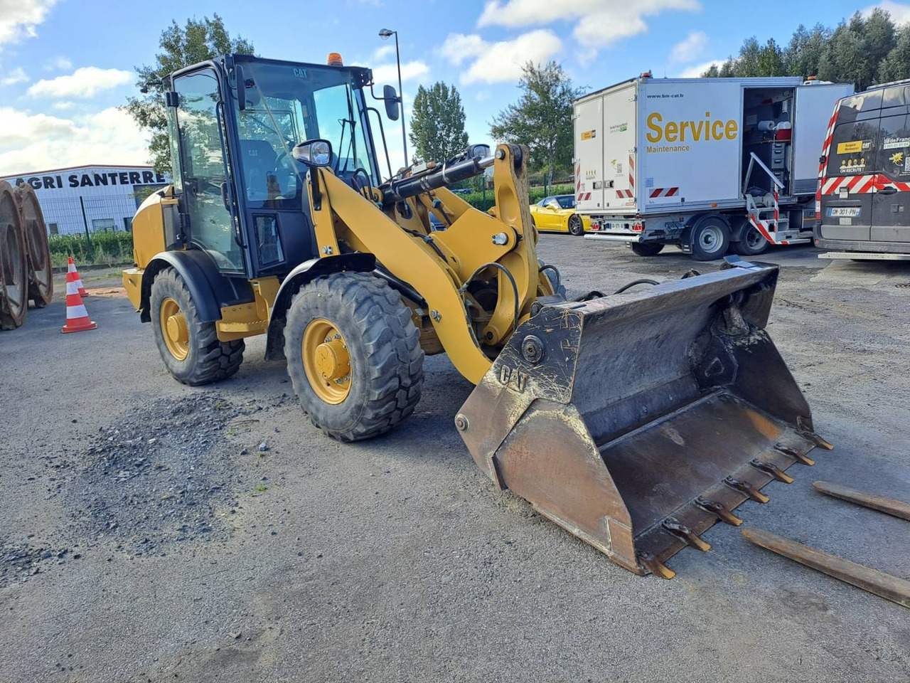 CAT 906M - Wheel loader: picture 2 CAT 906M - Wheel loader: picture 2