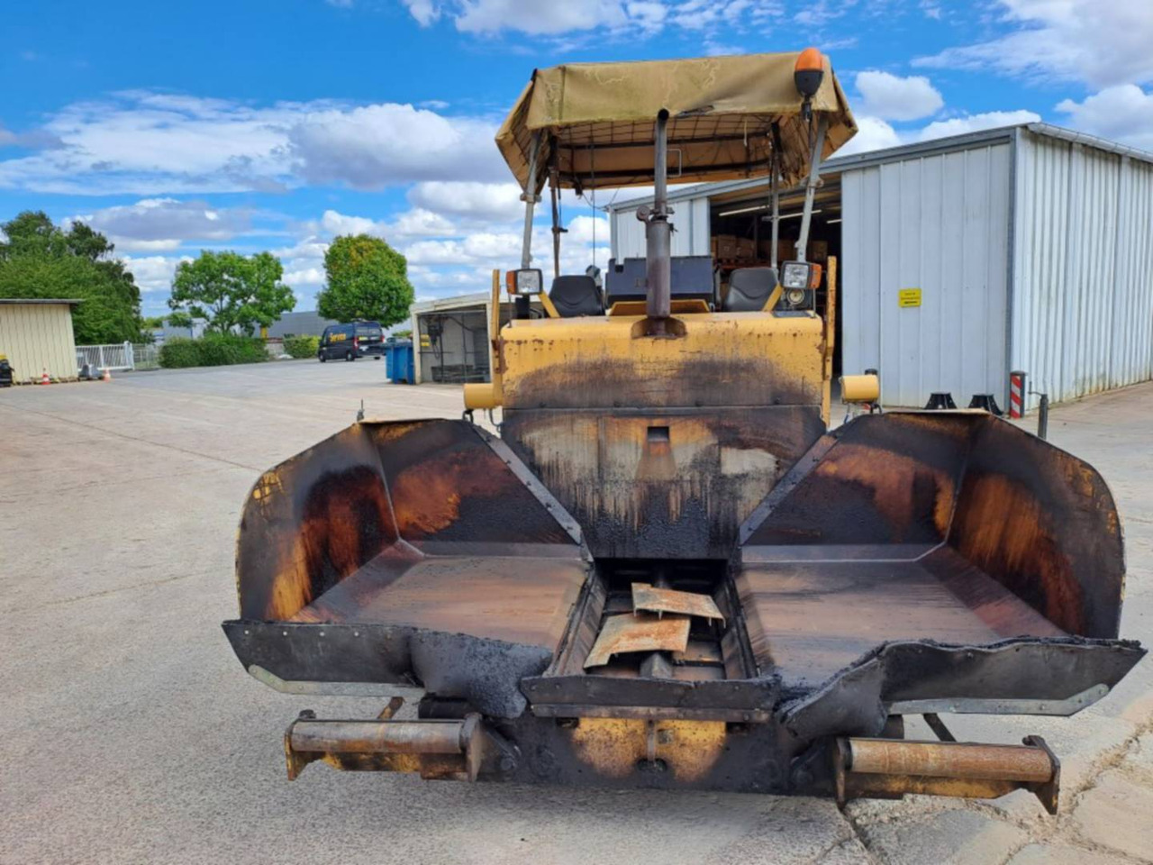 CAT AP300 - Asphalt paver: picture 3 CAT AP300 - Asphalt paver: picture 3