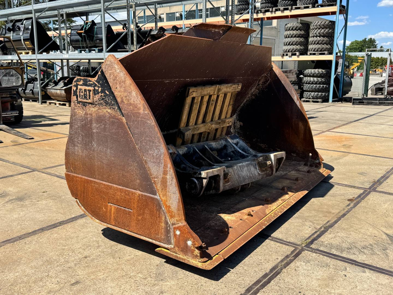 CAT GP BUCKET/ 4.6M3 / WITH FUSION QUICK COUPLER - Bucket: picture 2 CAT GP BUCKET/ 4.6M3 / WITH FUSION QUICK COUPLER - Bucket: picture 2