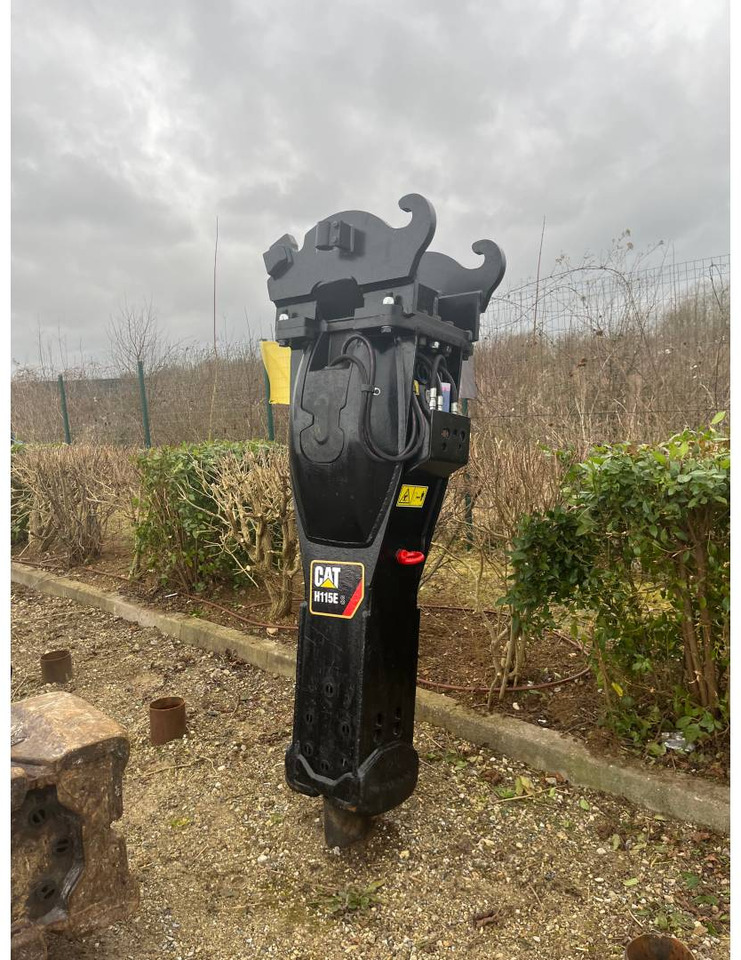 CAT H115S/CW40S - Hydraulic hammer: picture 3 CAT H115S/CW40S - Hydraulic hammer: picture 3