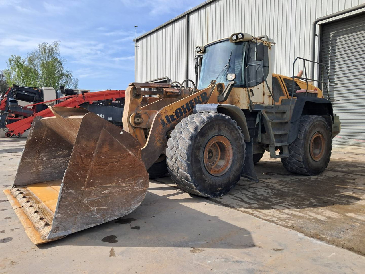 LIEBHERR L580 - Wheel loader: picture 1 LIEBHERR L580 - Wheel loader: picture 1