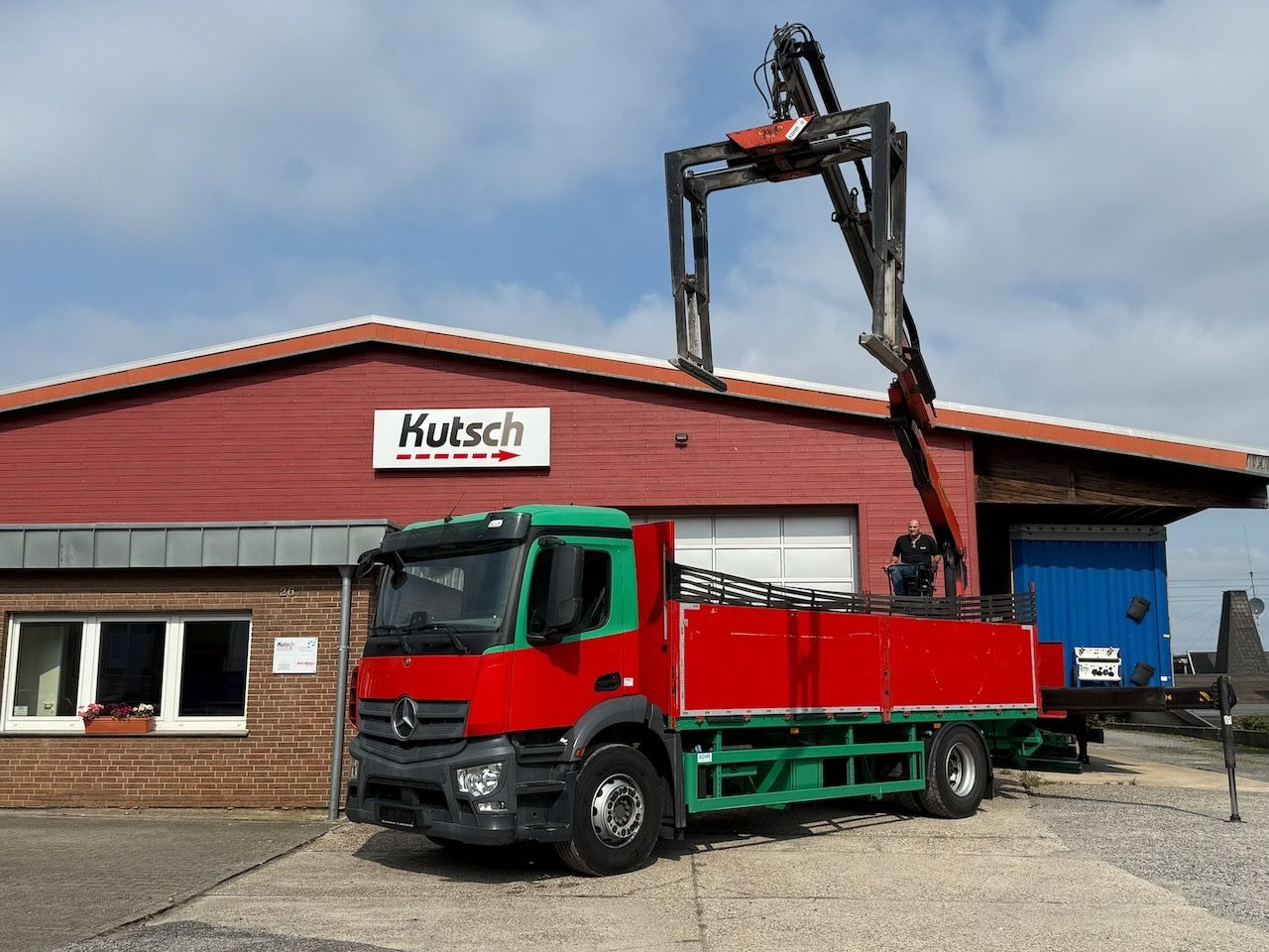 Mercedes-Benz MB 1832L + Palfinger PK 12001L Heckkran - Crane truck: picture 4 Mercedes-Benz MB 1832L + Palfinger PK 12001L Heckkran - Crane truck: picture 4