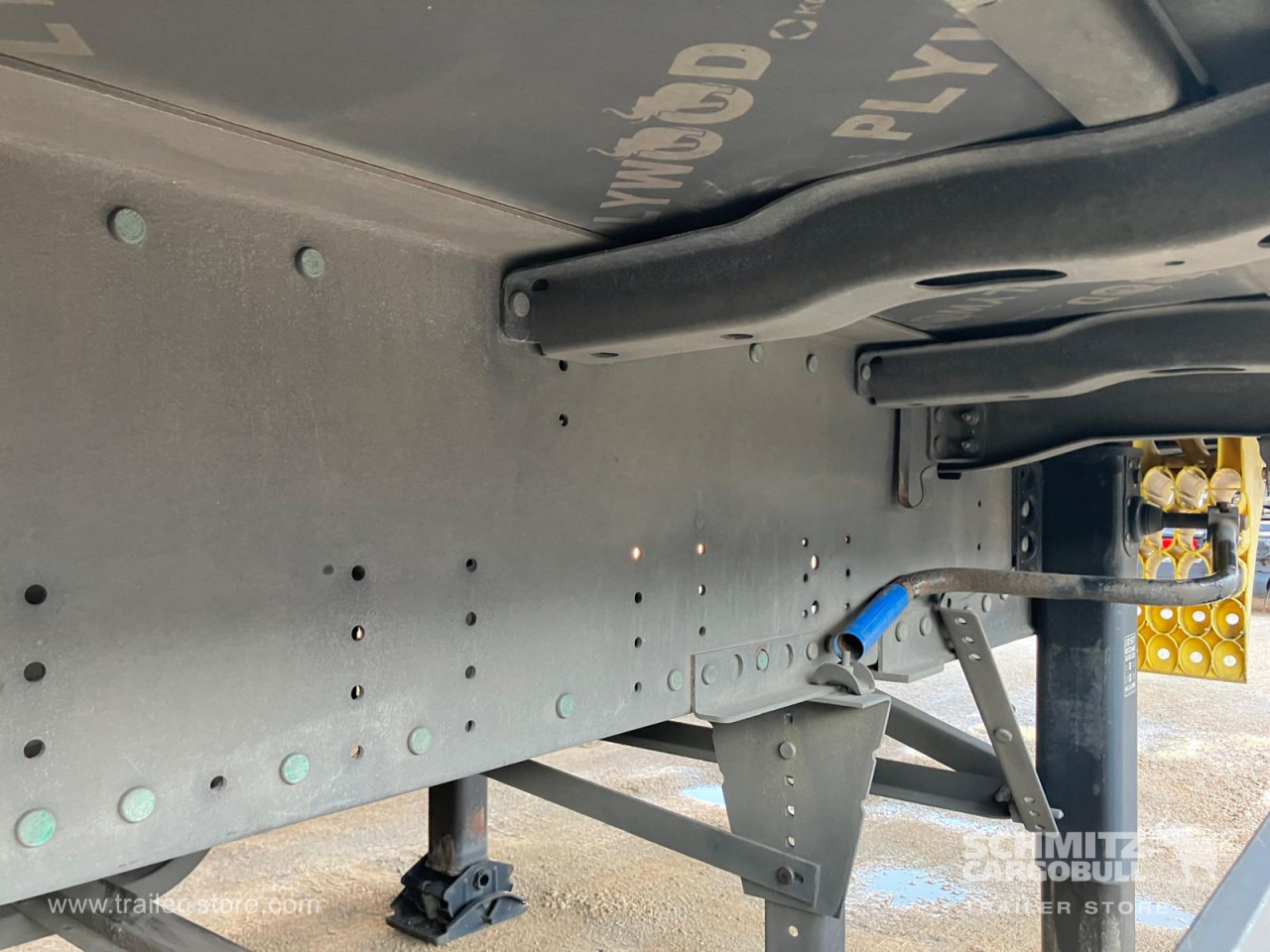 SCHMITZ Semiremolque Lona Standard - Curtainsider semi-trailer: picture 4 SCHMITZ Semiremolque Lona Standard - Curtainsider semi-trailer: picture 4