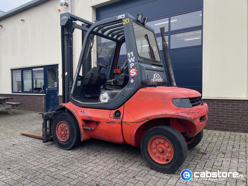 Linde H45D Bouwjaar 2002 - Draaiuren 15.485 - Side Shift - Vorkverstelling - Half gesloten cabine - 4500 kg - Diesel forklift: picture 4 Linde H45D Bouwjaar 2002 - Draaiuren 15.485 - Side Shift - Vorkverstelling - Half gesloten cabine - 4500 kg - Diesel forklift: picture 4