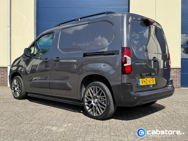 Peugeot Partner 1.5 Blue HDI Asphalt Euro 6 - Gesloten bestelwagen - Bouwjaar 2021 - Km 45.128 !! - Luxe uitvoering - Zeer mooi !! - Small van: picture 3 Peugeot Partner 1.5 Blue HDI Asphalt Euro 6 - Gesloten bestelwagen - Bouwjaar 2021 - Km 45.128 !! - Luxe uitvoering - Zeer mooi !! - Small van: picture 3