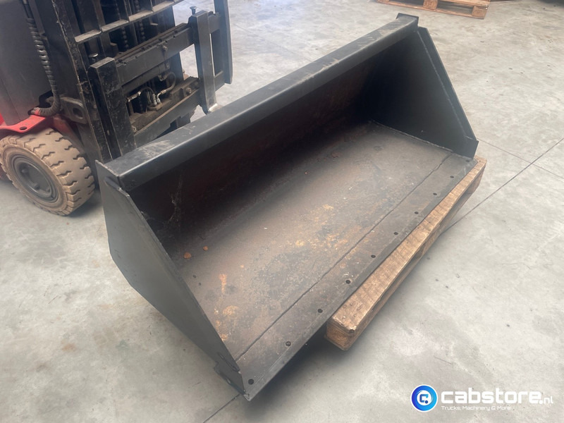 Strickland UK Laadschop Strickland UK Laadschop met Bobcat aansluiting - Bucket for Loader: picture 1 Strickland UK Laadschop Strickland UK Laadschop met Bobcat aansluiting - Bucket for Loader: picture 1