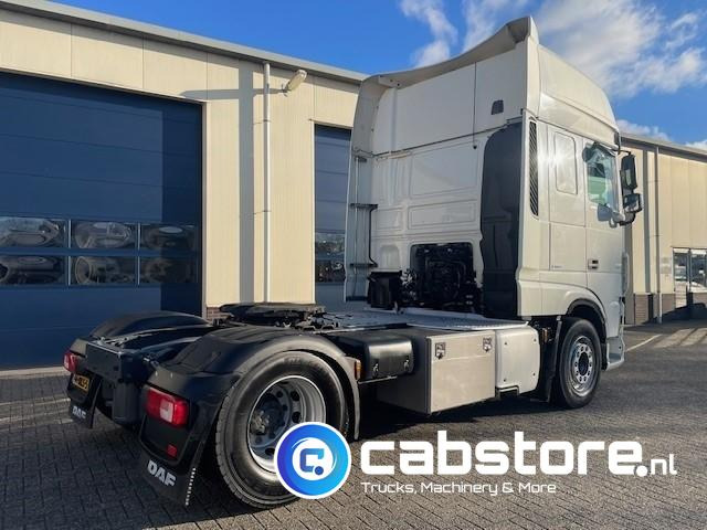 DAF XF 480 FT Euro 6 - Km 462.805 - Bouwjaar 2018 - SCC - Smart Tacho - PTO voorbereid - Good condition! - Tractor unit: picture 4 DAF XF 480 FT Euro 6 - Km 462.805 - Bouwjaar 2018 - SCC - Smart Tacho - PTO voorbereid - Good condition! - Tractor unit: picture 4