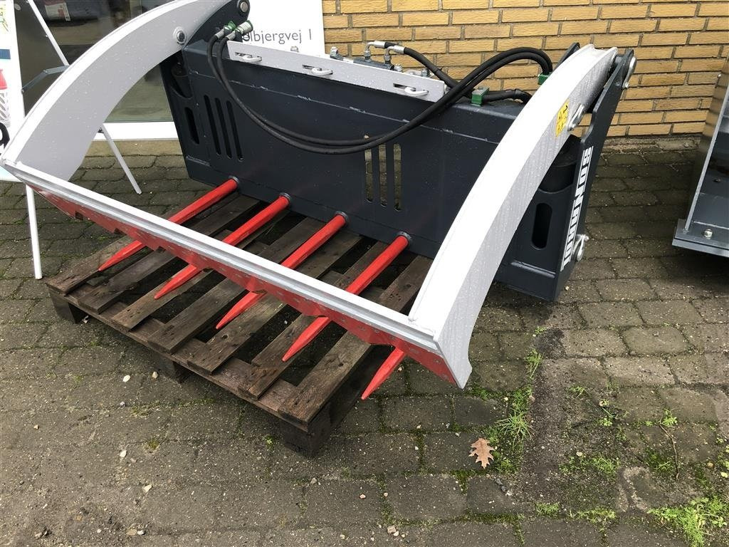 Sonarol Balleskære RB SNR 1600 - Front loader for tractor: picture 3 Sonarol Balleskære RB SNR 1600 - Front loader for tractor: picture 3