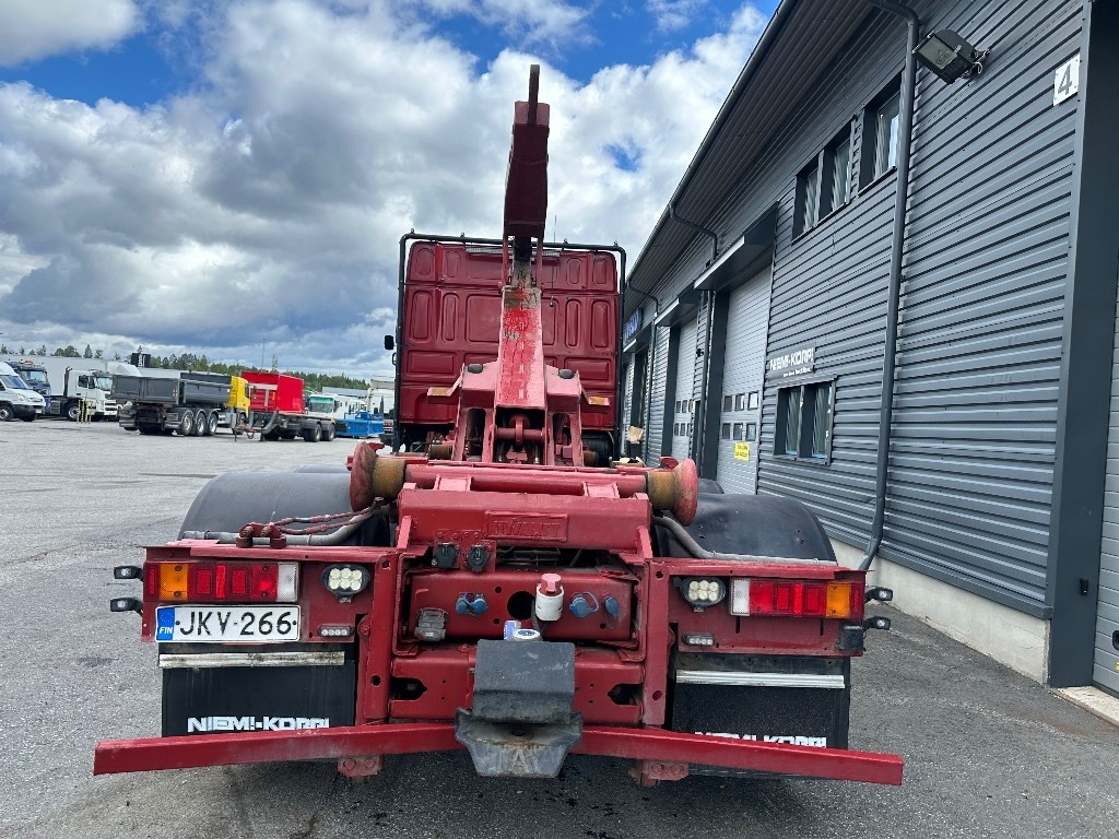 DAF XF105.410 8x2 - Hook lift truck: picture 5 DAF XF105.410 8x2 - Hook lift truck: picture 5