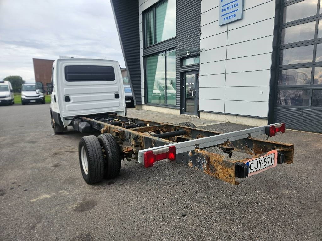 Iveco Daily 70C17 - Closed box van: picture 4 Iveco Daily 70C17 - Closed box van: picture 4