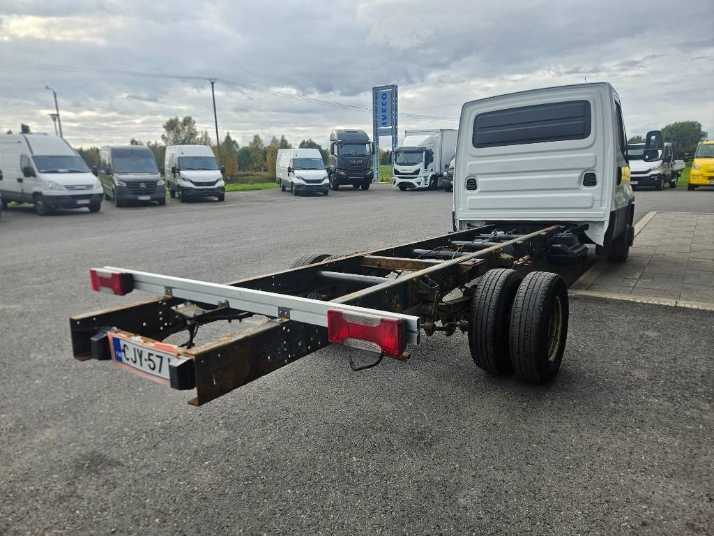 Iveco Daily 70C17 - Closed box van: picture 3 Iveco Daily 70C17 - Closed box van: picture 3