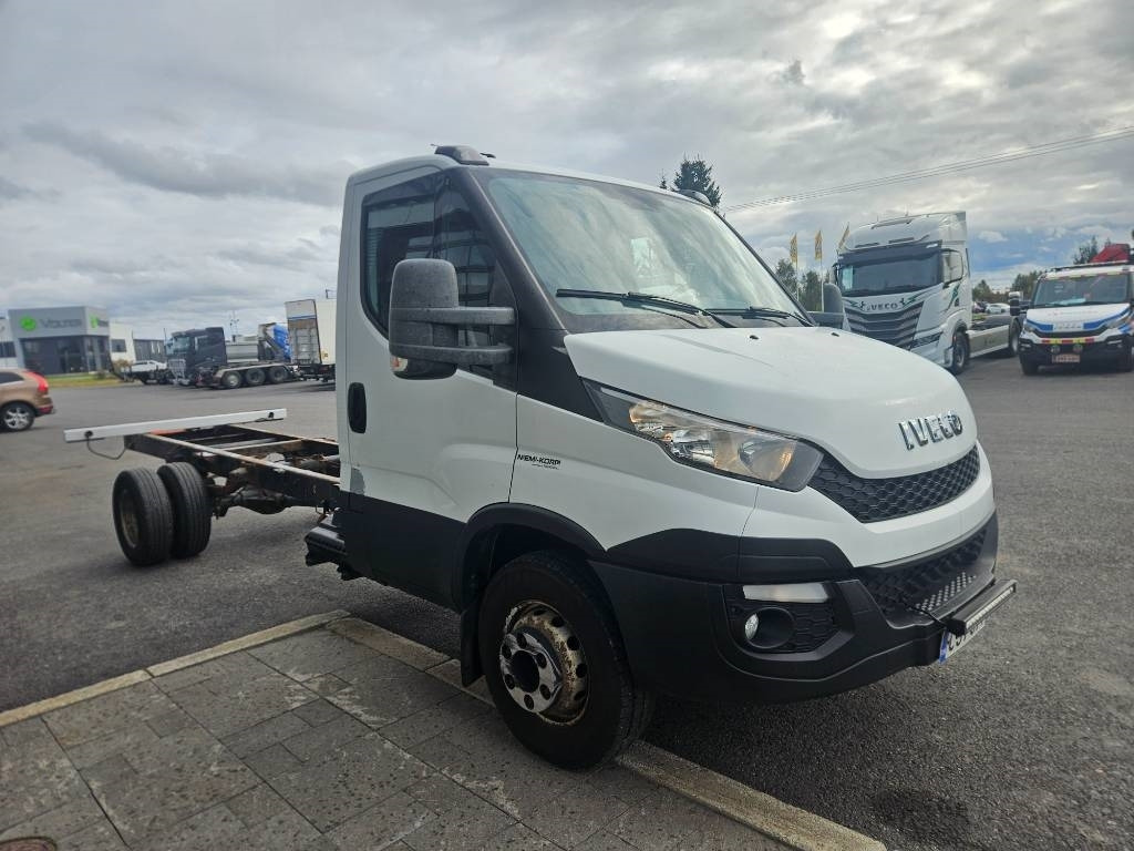 Iveco Daily 70C17 - Closed box van: picture 2 Iveco Daily 70C17 - Closed box van: picture 2