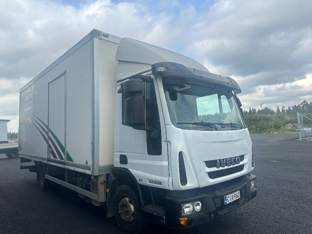 Iveco Eurocargo 100 E22 - Box truck: picture 2 Iveco Eurocargo 100 E22 - Box truck: picture 2