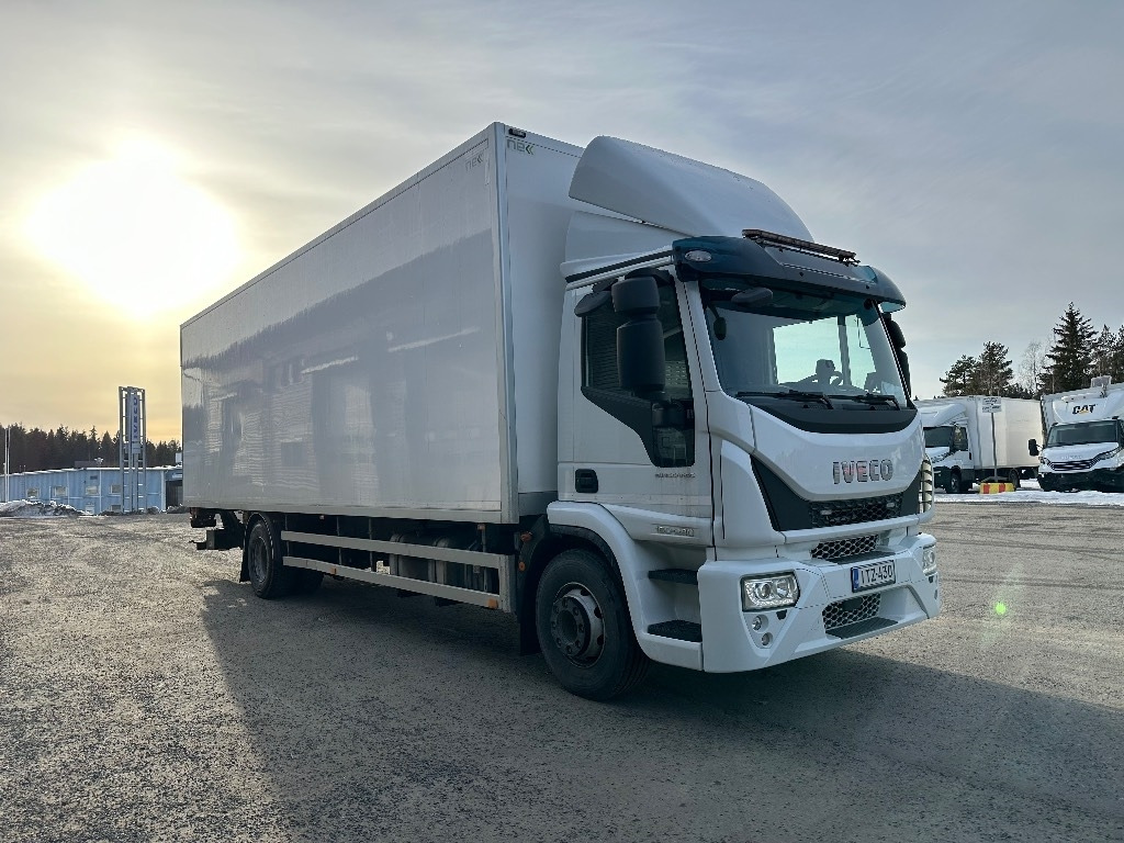 Iveco Eurocargo 160E28 - Box truck: picture 3 Iveco Eurocargo 160E28 - Box truck: picture 3