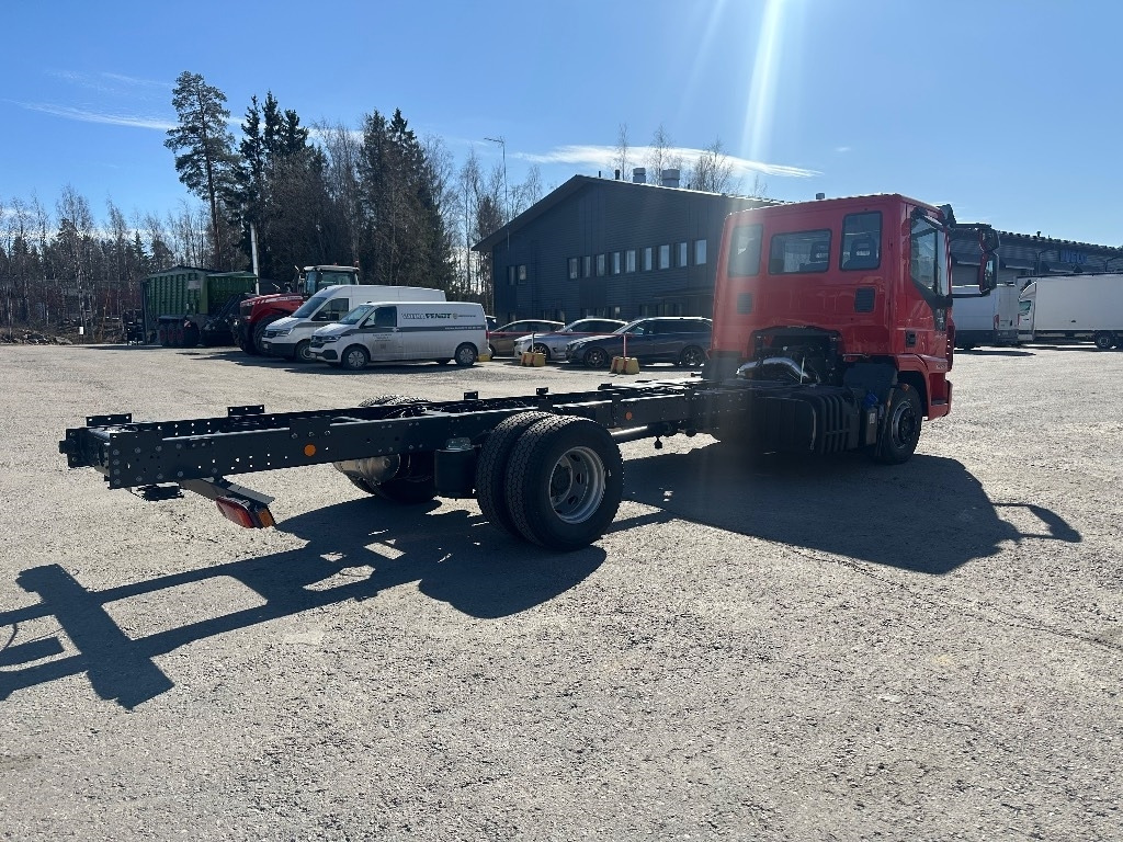 Iveco Eurocargo ML120EL25 - Cab chassis truck: picture 4 Iveco Eurocargo ML120EL25 - Cab chassis truck: picture 4
