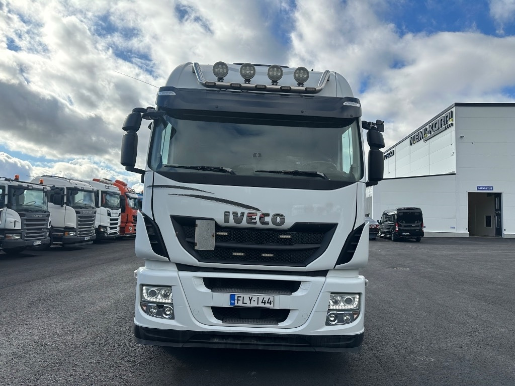 Iveco Stralis 8x4*4 - Hook lift truck: picture 2 Iveco Stralis 8x4*4 - Hook lift truck: picture 2