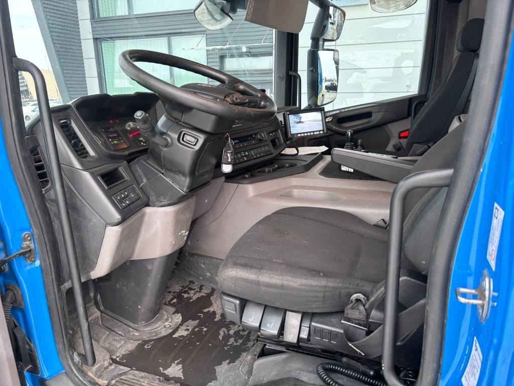 Scania P 360 - Hook lift truck: picture 5 Scania P 360 - Hook lift truck: picture 5