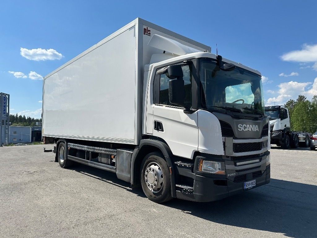 Scania P250 - Box truck: picture 3 Scania P250 - Box truck: picture 3