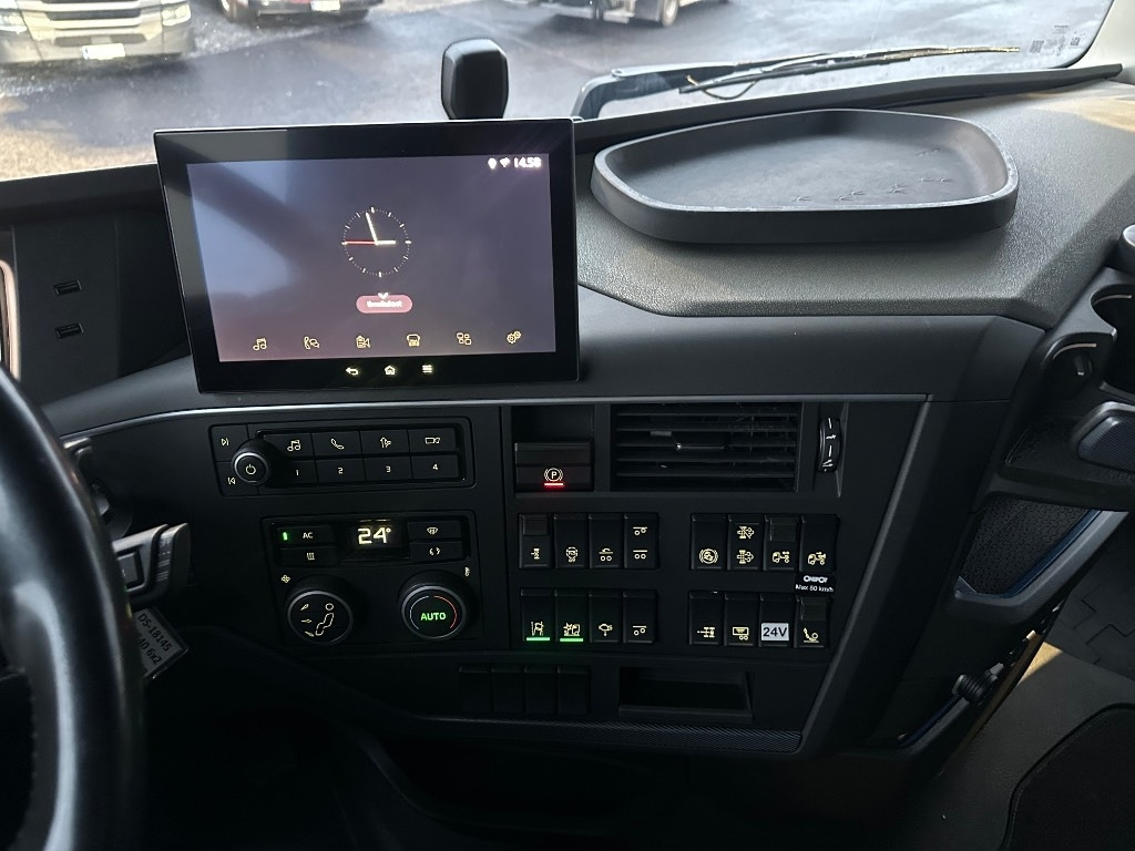 Tractor unit Volvo FH13 540: picture 18