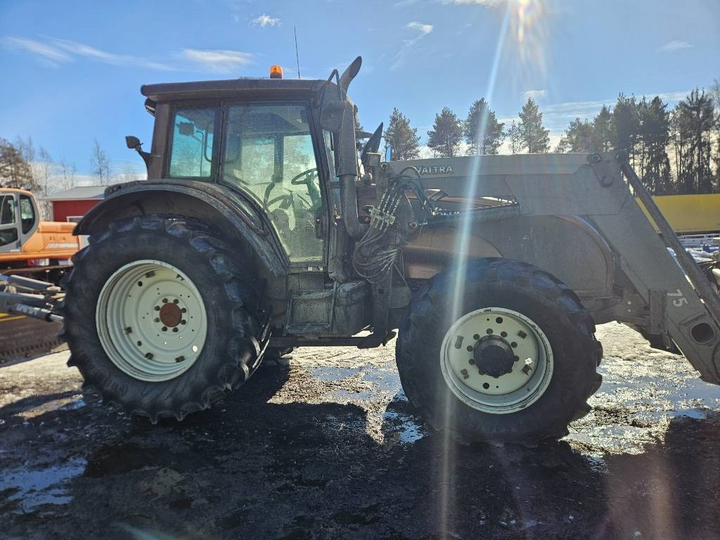 Valtra T171 - Farm tractor: picture 5 Valtra T171 - Farm tractor: picture 5