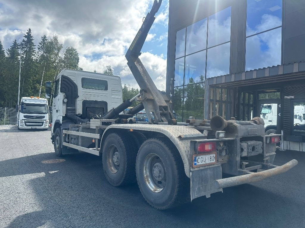 Volvo FH 440 6x4 - Hook lift truck: picture 4 Volvo FH 440 6x4 - Hook lift truck: picture 4