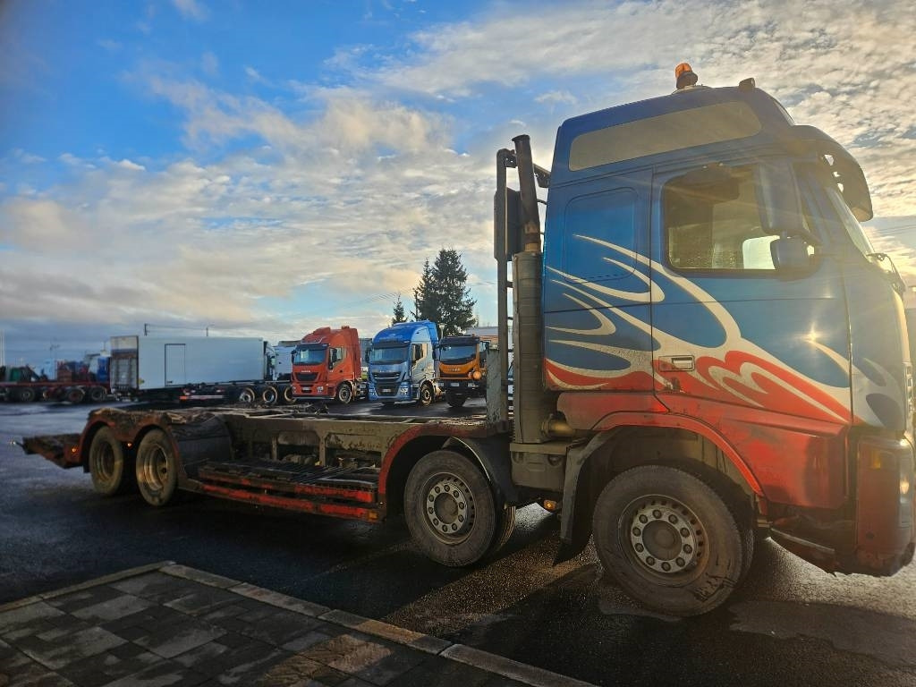 Volvo FH12 8x4 - Timber truck: picture 2 Volvo FH12 8x4 - Timber truck: picture 2