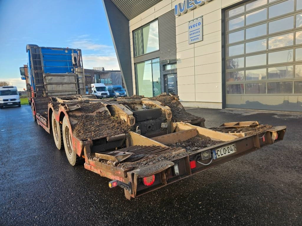 Volvo FH12 8x4 - Timber truck: picture 5 Volvo FH12 8x4 - Timber truck: picture 5