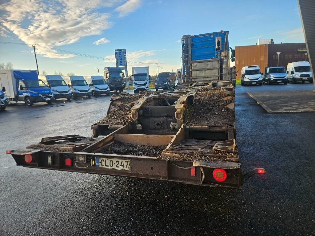 Volvo FH12 8x4 - Timber truck: picture 4 Volvo FH12 8x4 - Timber truck: picture 4