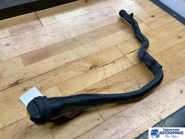 Scania olie påfyldning studs Scania 2876062 , 2584855 - Engine and parts for Truck: picture 1 Scania olie påfyldning studs Scania 2876062 , 2584855 - Engine and parts for Truck: picture 1