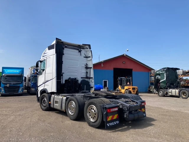 Volvo FH460 6X2 - Tractor unit: picture 5 Volvo FH460 6X2 - Tractor unit: picture 5