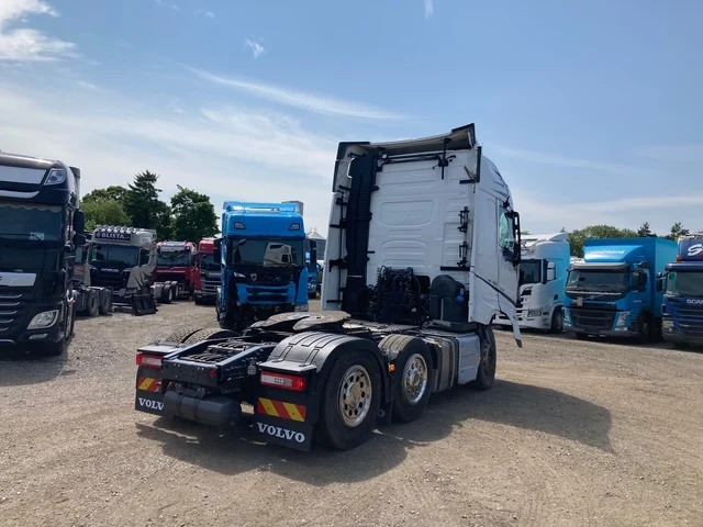 Volvo FH460 6X2 - Tractor unit: picture 3 Volvo FH460 6X2 - Tractor unit: picture 3