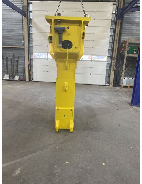 Epiroc HB3100 - Hydraulic hammer for Construction machinery: picture 3 Epiroc HB3100 - Hydraulic hammer for Construction machinery: picture 3