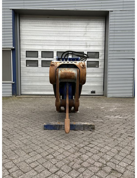Xcentric XR20 - Ripper for Construction machinery: picture 2 Xcentric XR20 - Ripper for Construction machinery: picture 2