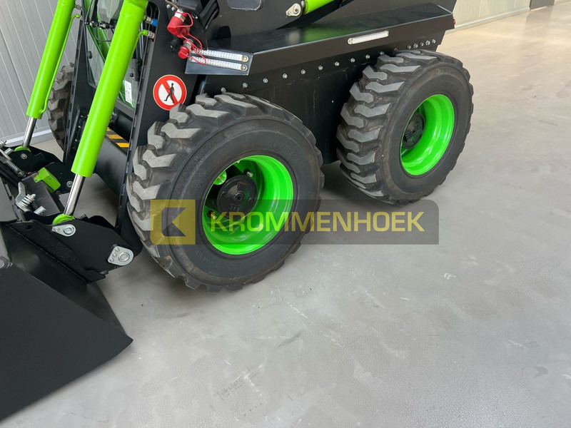 Skid steer loader KOVACO Elise 900 Zero Emission: picture 9