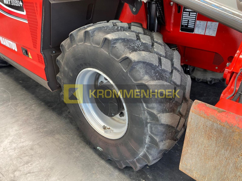 Telescopic handler Manitou MRT 3050 Privilege Plus: picture 13