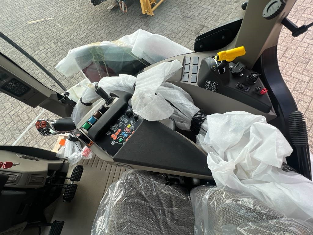 New Cab for Agricultural machinery Case MAXXUM / PUMA: picture 16