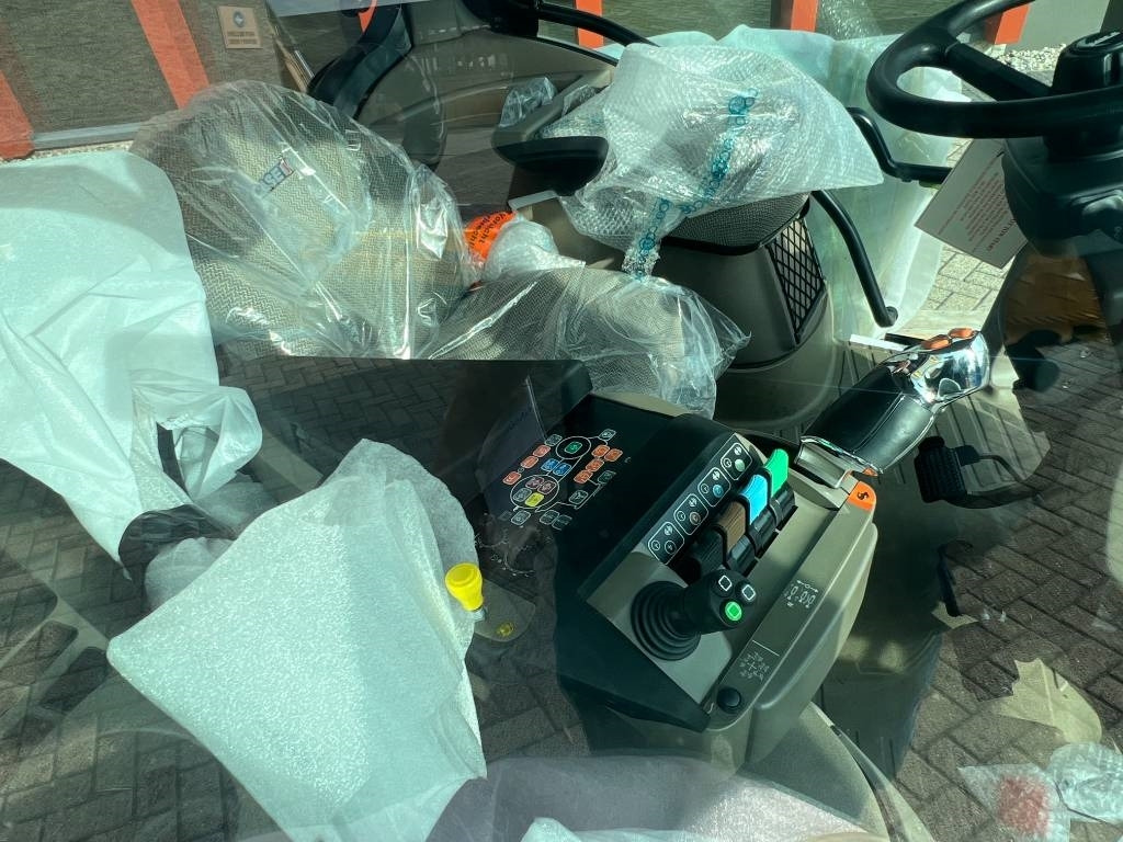 New Cab for Agricultural machinery Case MAXXUM / PUMA: picture 11