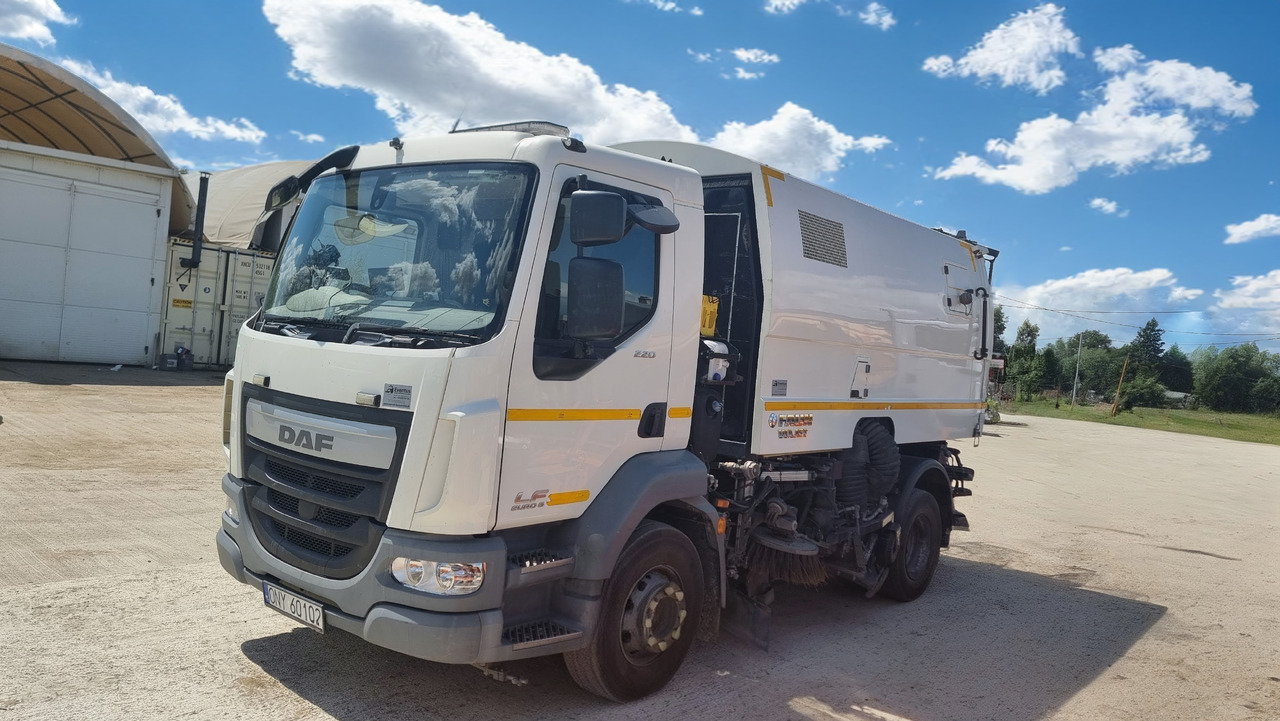 DAF LF220 - Road sweeper: picture 4 DAF LF220 - Road sweeper: picture 4