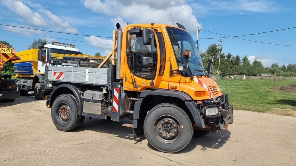 MERCEDES-BENZ Unimog U400 - Municipal tractor: picture 2 MERCEDES-BENZ Unimog U400 - Municipal tractor: picture 2
