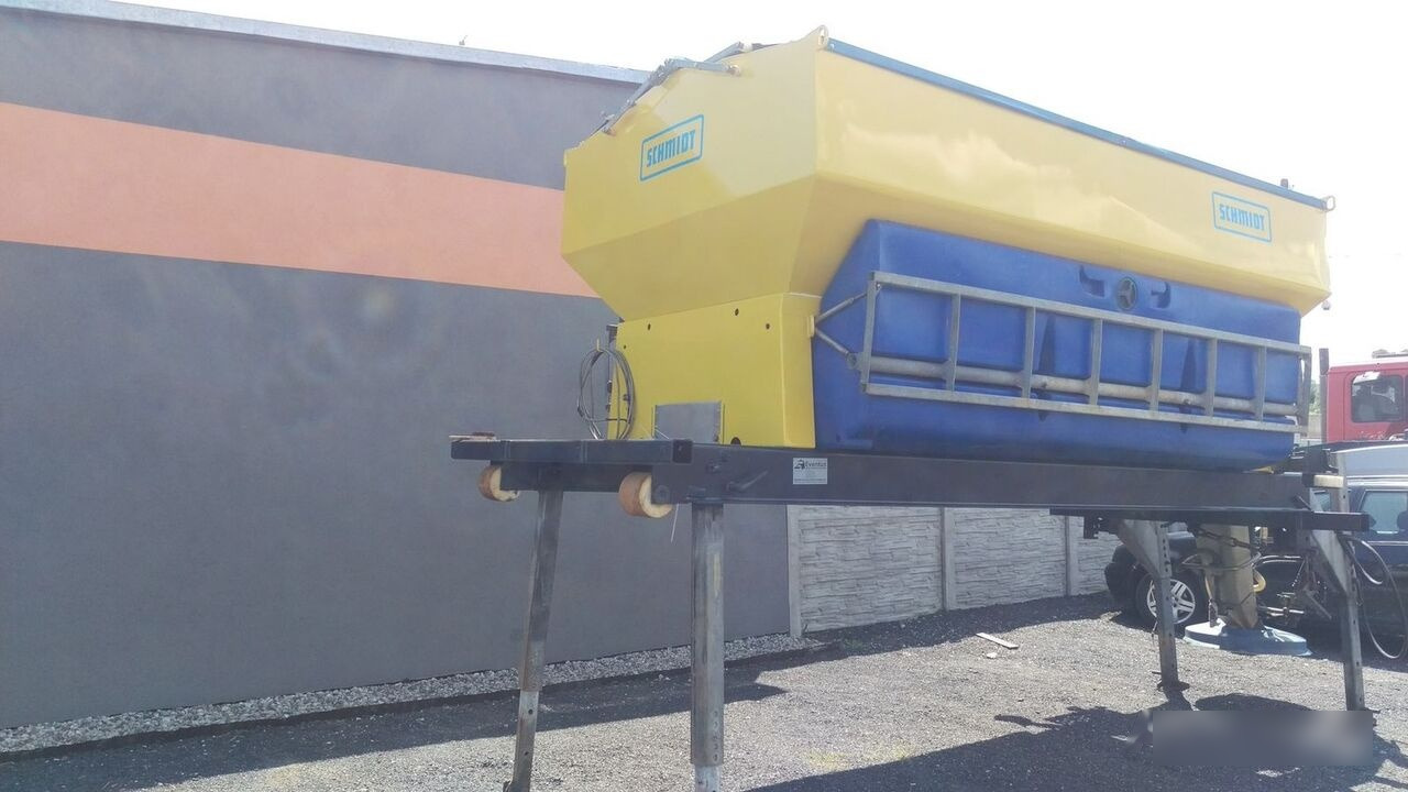 Schmidt STRATOS - Sand/ Salt spreader for Utility/ Special vehicle: picture 4 Schmidt STRATOS - Sand/ Salt spreader for Utility/ Special vehicle: picture 4