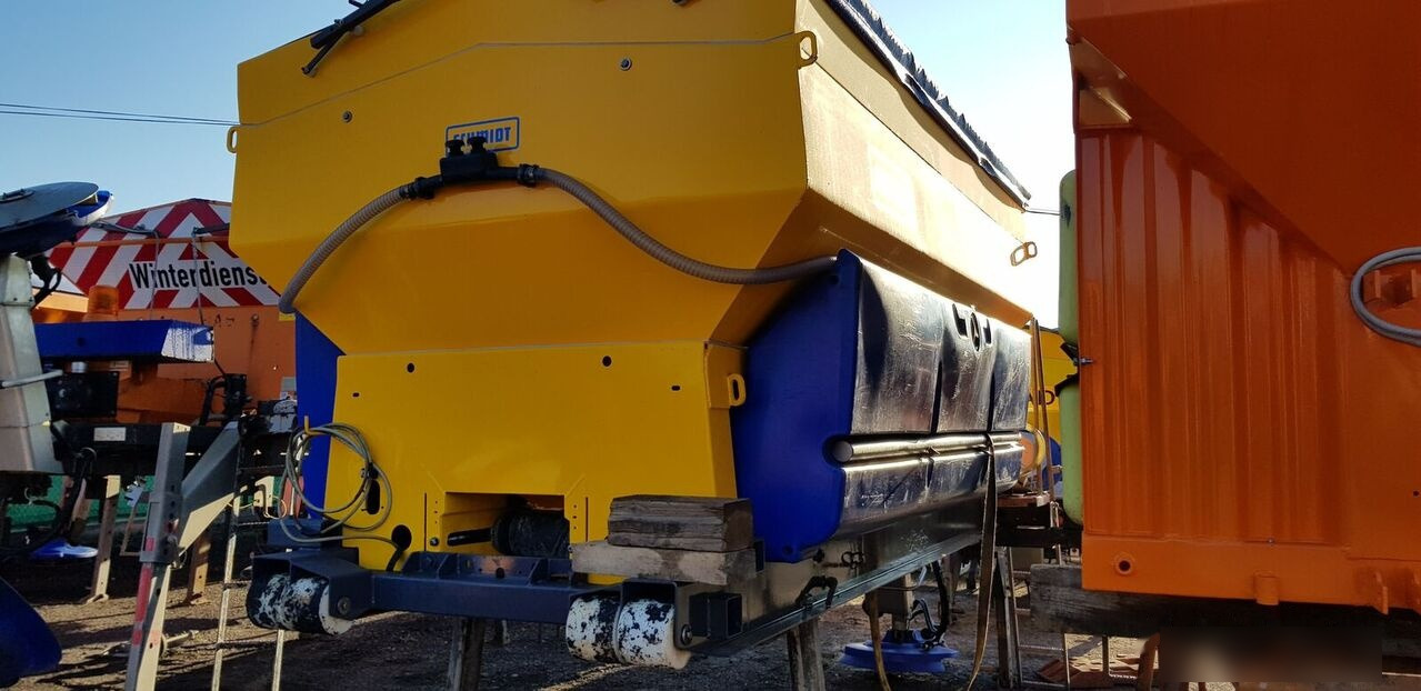 Schmidt STRATOS - Sand/ Salt spreader for Utility/ Special vehicle: picture 5 Schmidt STRATOS - Sand/ Salt spreader for Utility/ Special vehicle: picture 5