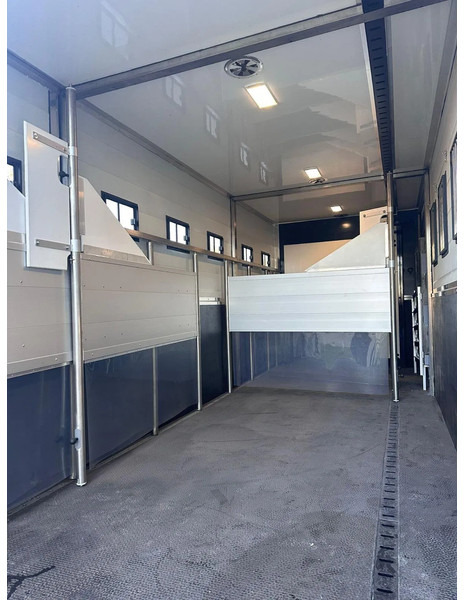 Scania P250 Horse Truck gereserveerd - Horse truck: picture 5 Scania P250 Horse Truck gereserveerd - Horse truck: picture 5