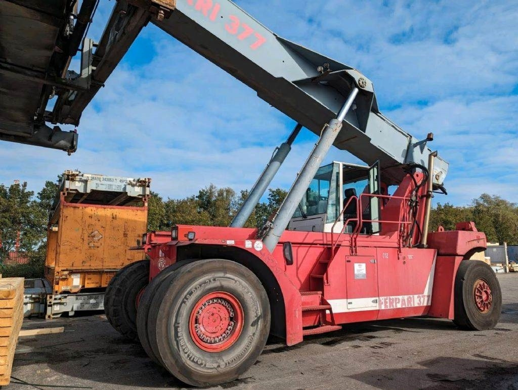CVS Ferrari F377 PB - Reach stacker: picture 1 CVS Ferrari F377 PB - Reach stacker: picture 1