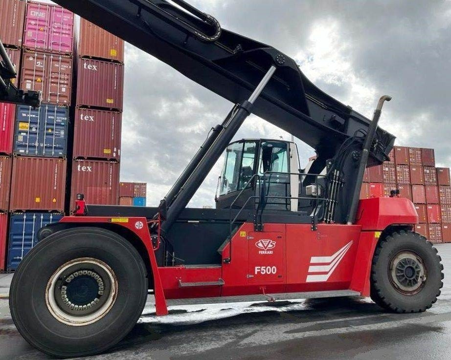 CVS Ferrari F500RS6 S - Reach stacker: picture 3 CVS Ferrari F500RS6 S - Reach stacker: picture 3