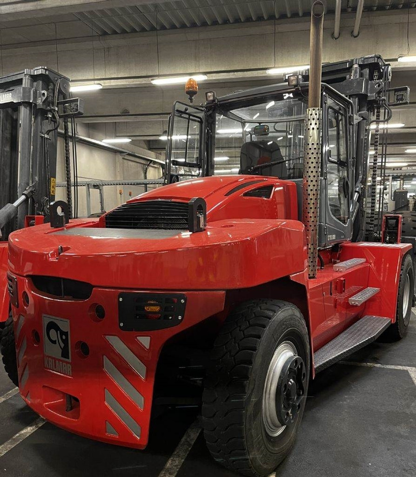 Kalmar DCG120-12 - Diesel forklift: picture 3 Kalmar DCG120-12 - Diesel forklift: picture 3