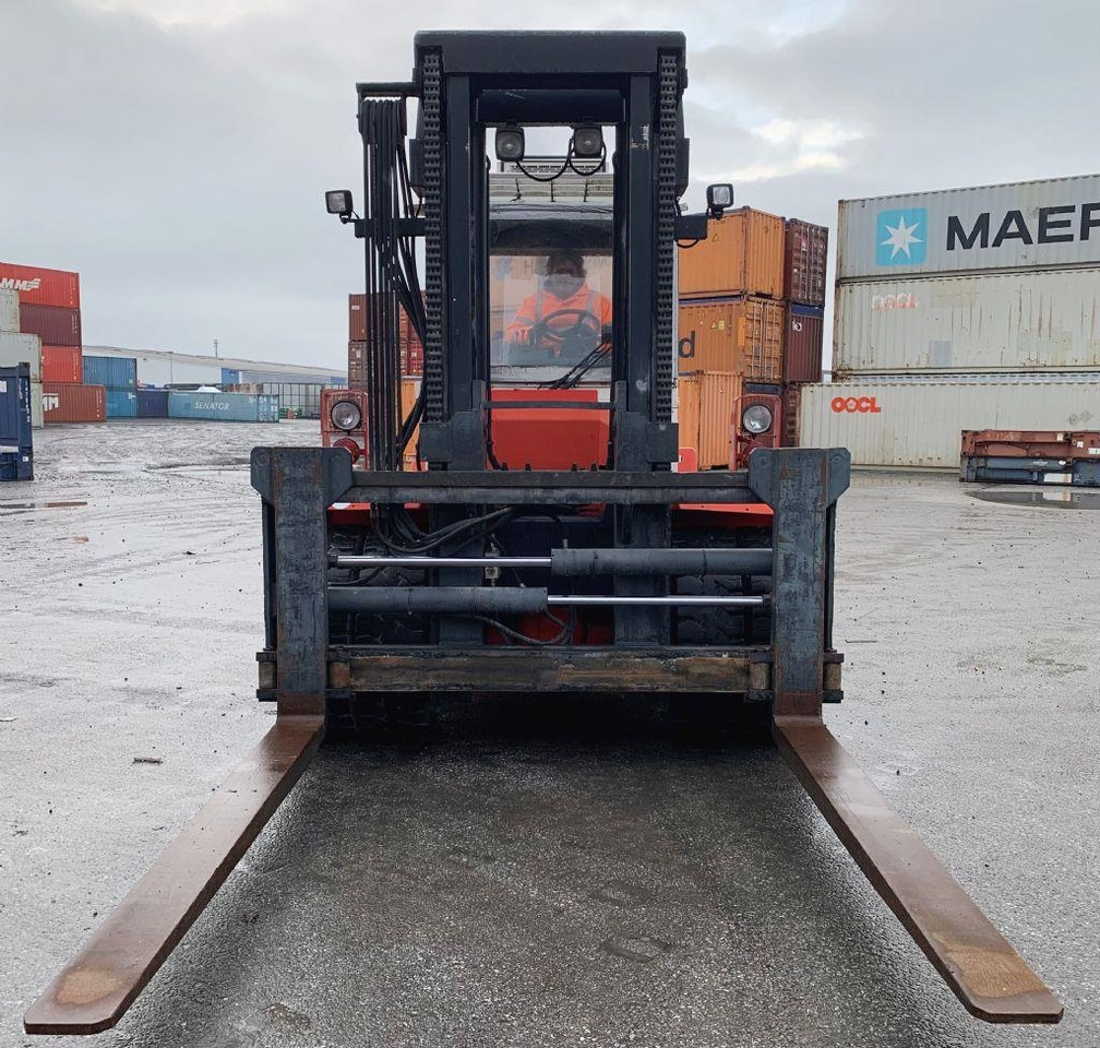 Svetruck 13,6-120-32 - Diesel forklift: picture 3 Svetruck 13,6-120-32 - Diesel forklift: picture 3