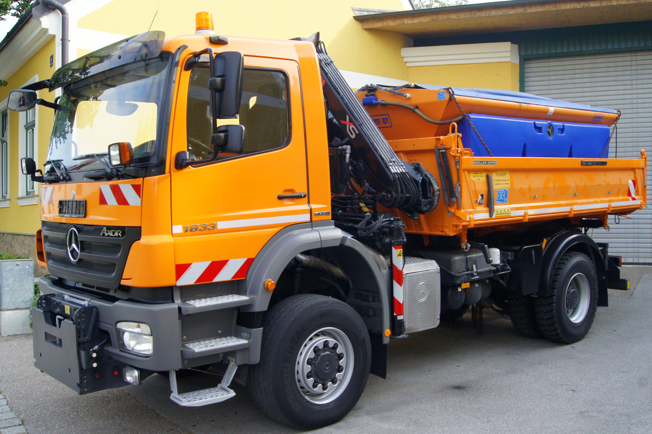 MERCEDES-BENZ AXOR 1833 4x4/TÜV/Eur4/HIAB 088/MEILLER/Winterdienst/Salzstreuer - Crane truck: picture 2 MERCEDES-BENZ AXOR 1833 4x4/TÜV/Eur4/HIAB 088/MEILLER/Winterdienst/Salzstreuer - Crane truck: picture 2
